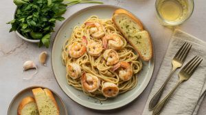 shrimp and pasta with garlic bread